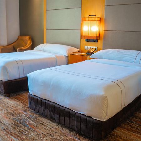 โรงแรมเดอะ วอเตอร์ฟรอนต์ กูชิง ภายนอก รูปภาพ Two single beds