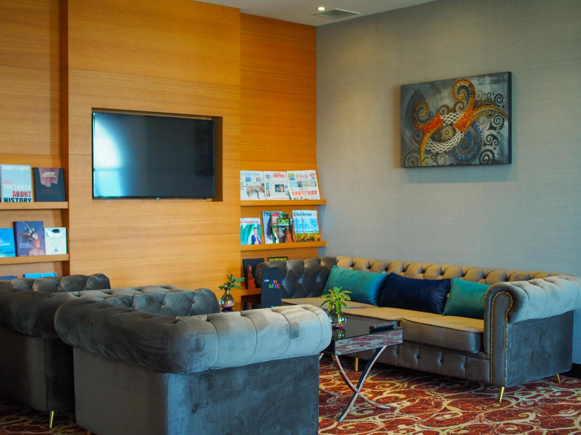 โรงแรมเดอะ วอเตอร์ฟรอนต์ กูชิง ภายนอก รูปภาพ The lounge at Kilimanjaro International Airport