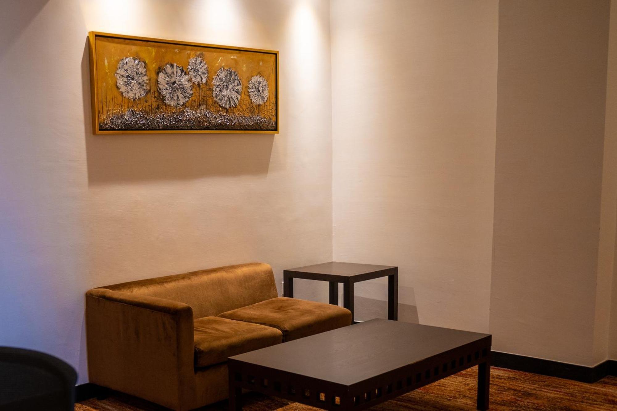 โรงแรมเดอะ วอเตอร์ฟรอนต์ กูชิง ภายนอก รูปภาพ A room at the hotel