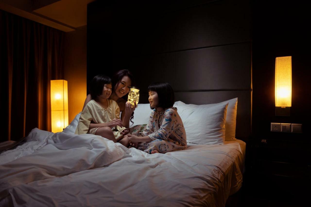 โรงแรมเดอะ วอเตอร์ฟรอนต์ กูชิง ภายนอก รูปภาพ A scene from the film
